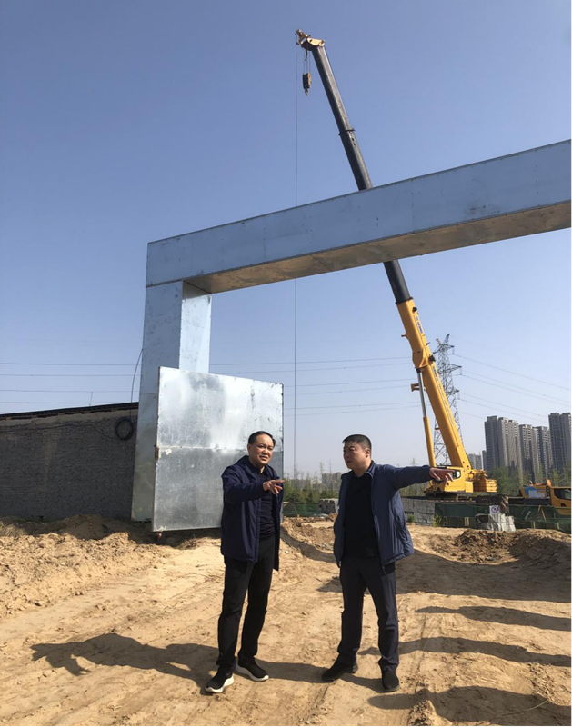 鄭州市建設(shè)投資集團(tuán)有限公司黨委委員、副總經(jīng)理張巖到侯寨新鎮(zhèn)區(qū)安置區(qū)調(diào)研項(xiàng)目建設(shè)工作