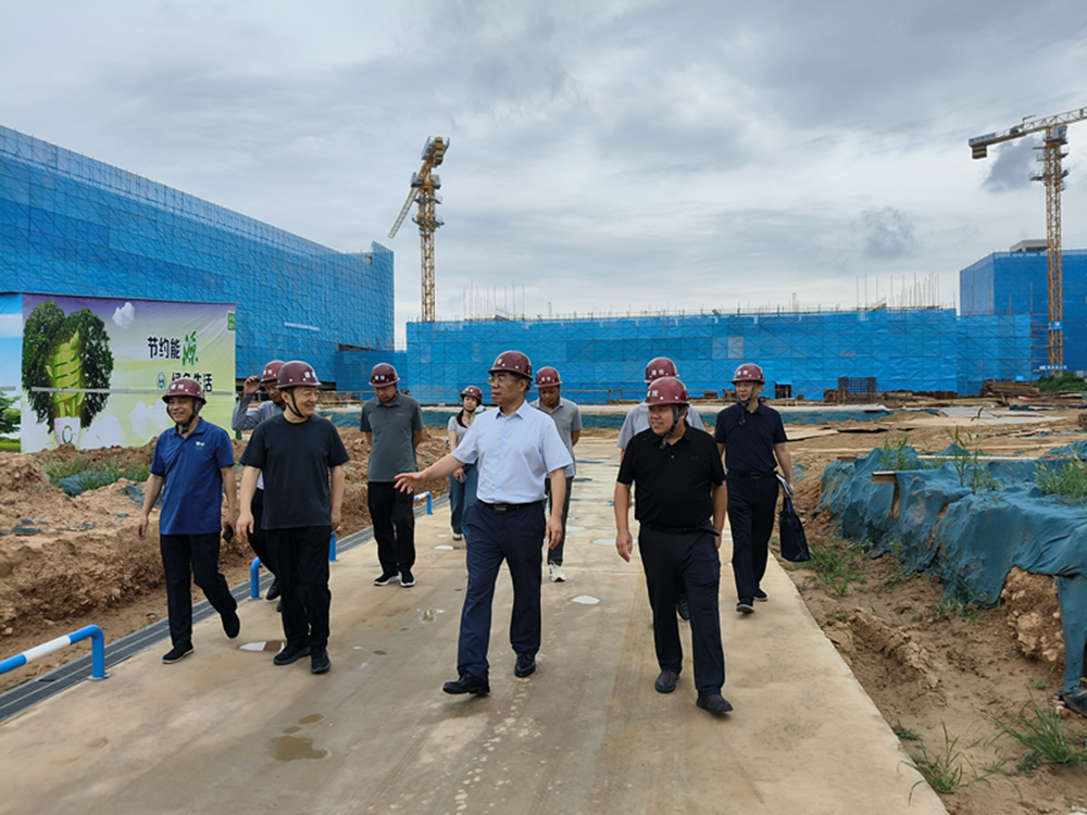 集團(tuán)公司黨委書記、董事長汪洋到六十七高級(jí)中學(xué)項(xiàng)目調(diào)研項(xiàng)目建設(shè)工作